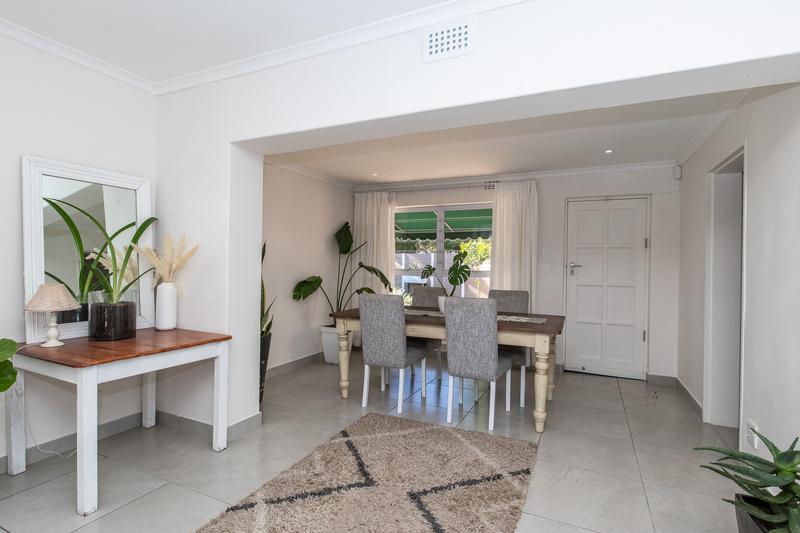 To Let 5 Bedroom Property for Rent in Kirstenhof Western Cape
